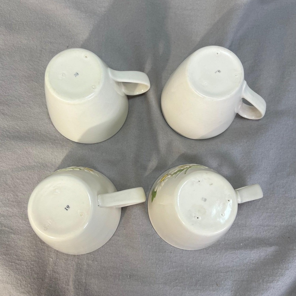 Metlox Poppy Trail Sculptured Daisy Tea Cup and Saucer Set of 4 White Floral - Picture 10 of 13